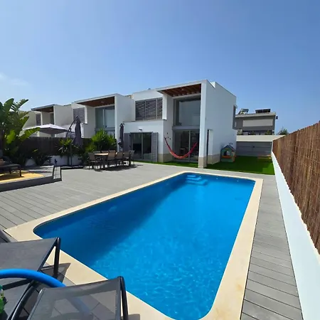 Vakantiehuis Trevo House - With Private Pool Bicas